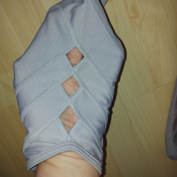 Under Armour Light Purple Cut Out Leggings - Picture 2 of 7